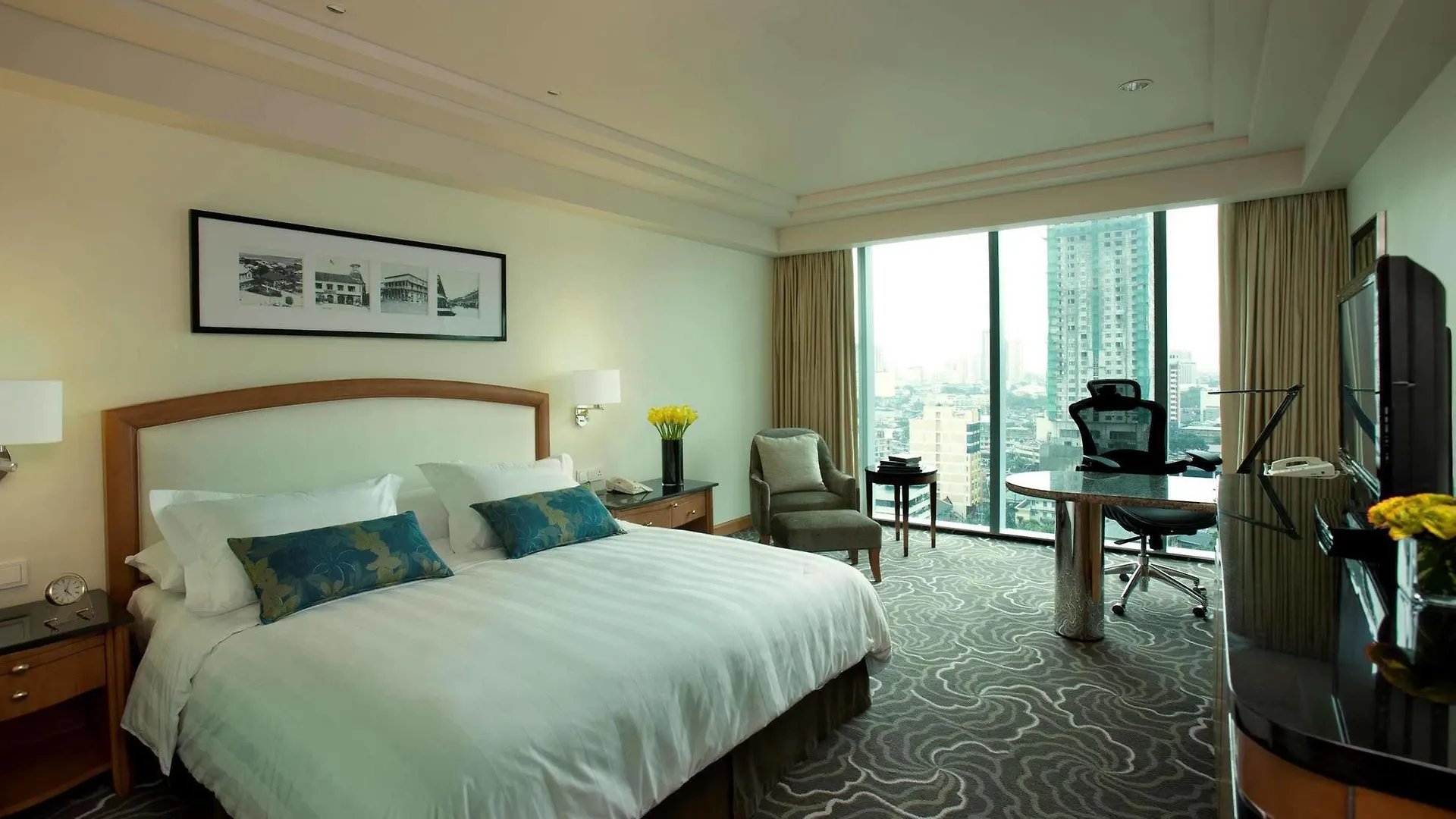 Sheraton Manila Bay Hotel